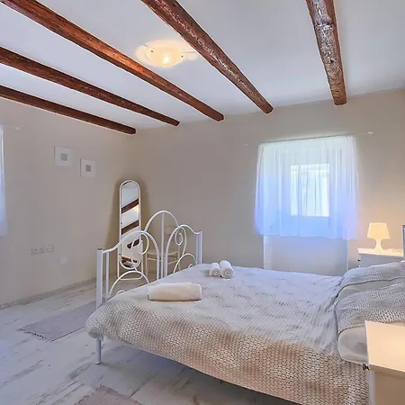 Beautiful In With Private Swimming Pool, Be Inside Or Outside * Barban