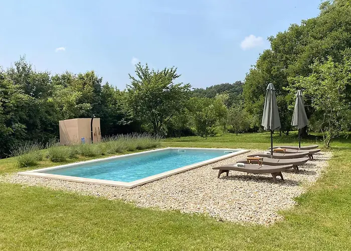 Semesterbostad Beautiful In With Private Swimming Pool, Be Inside Or Outside Barban