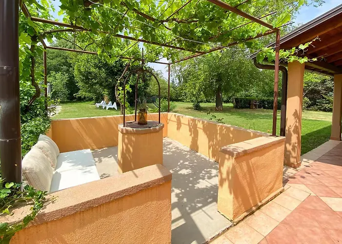 Semesterbostad Beautiful In With Private Swimming Pool, Be Inside Or Outside